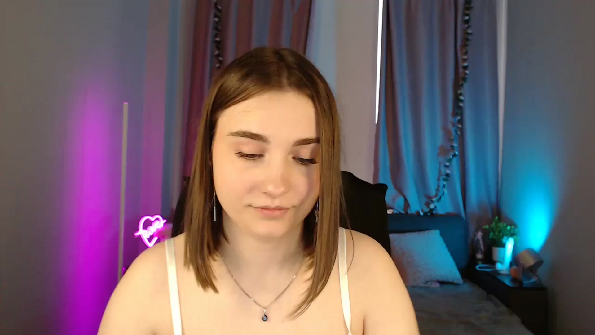 Gallery image thumbnail from LaneyGrey's myfreecams stream on, 05/20/2025, 09:57 image 1 of 20