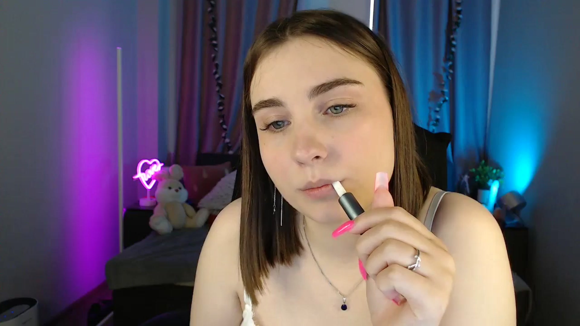 Gallery image thumbnail from LaneyGrey's myfreecams stream on, 05/20/2025, 09:57 image 2 of 20
