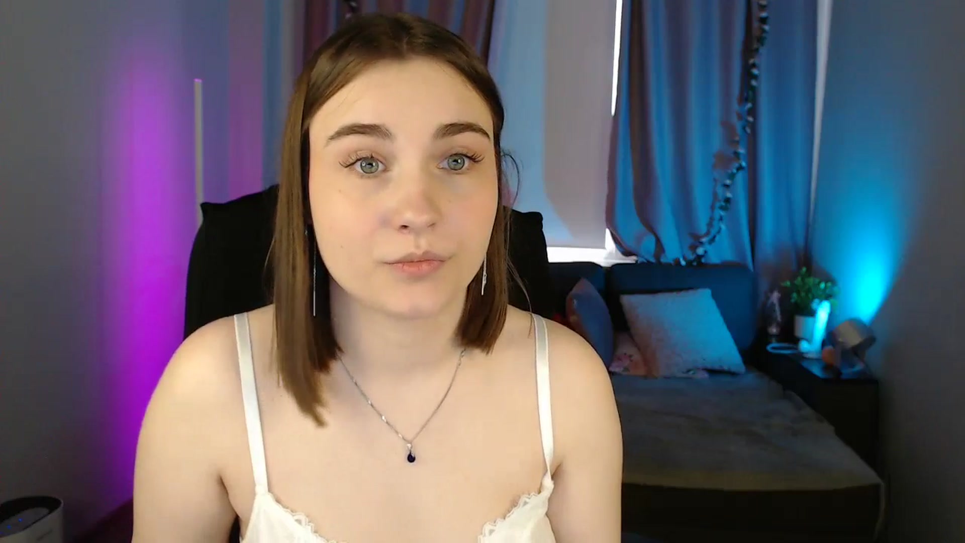 Gallery image thumbnail from LaneyGrey's myfreecams stream on, 05/20/2025, 09:57 image 3 of 20