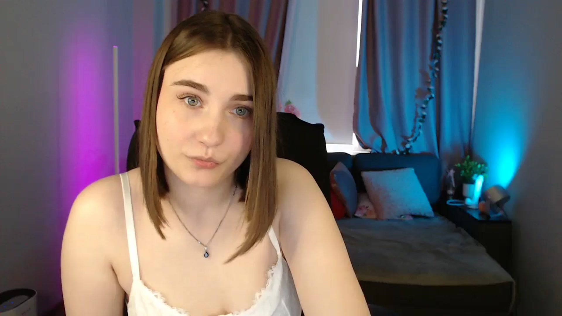 Gallery image thumbnail from LaneyGrey's myfreecams stream on, 05/20/2025, 09:57 image 7 of 20