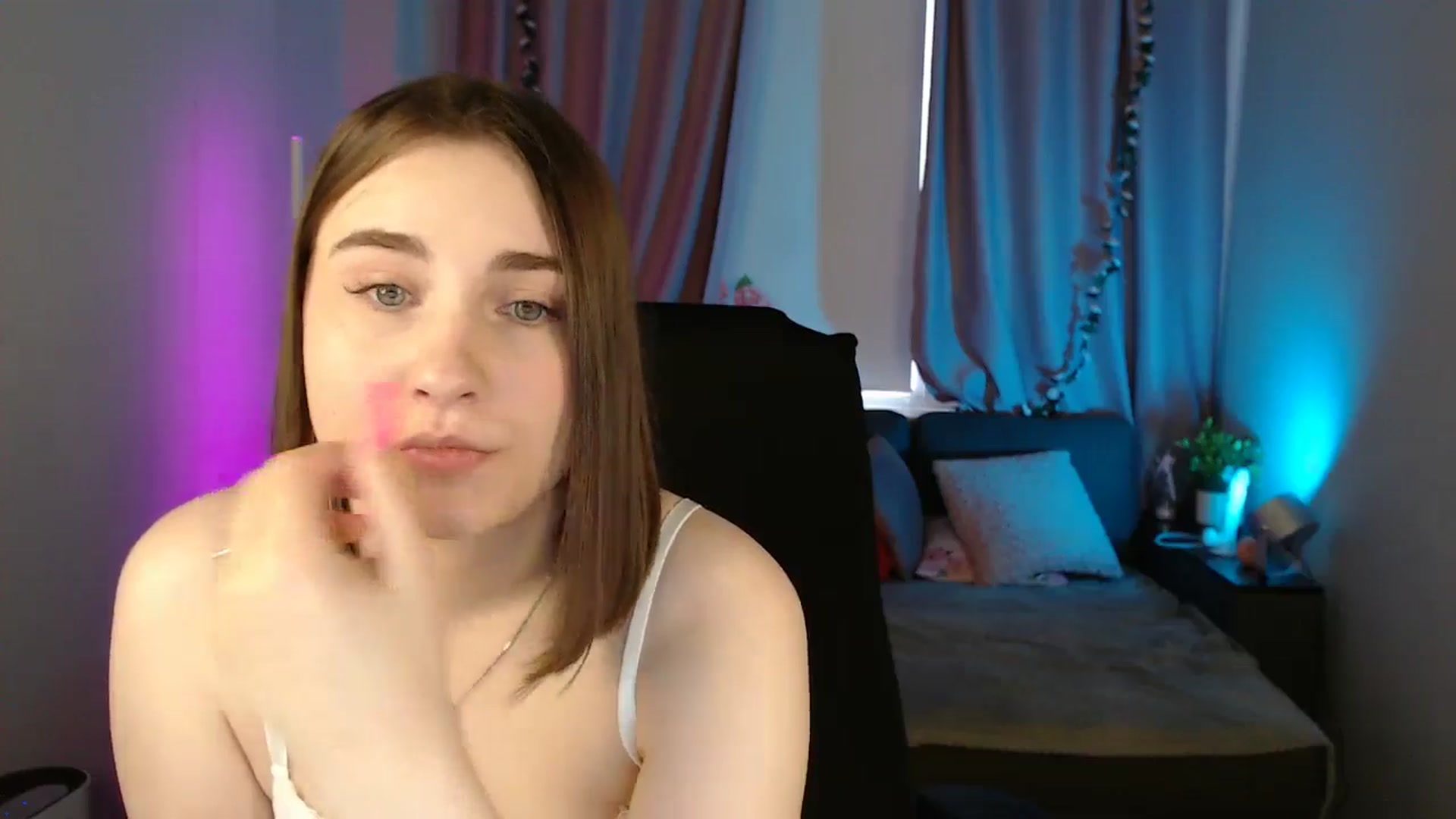 Gallery image thumbnail from LaneyGrey's myfreecams stream on, 05/20/2025, 10:15 image 6 of 20