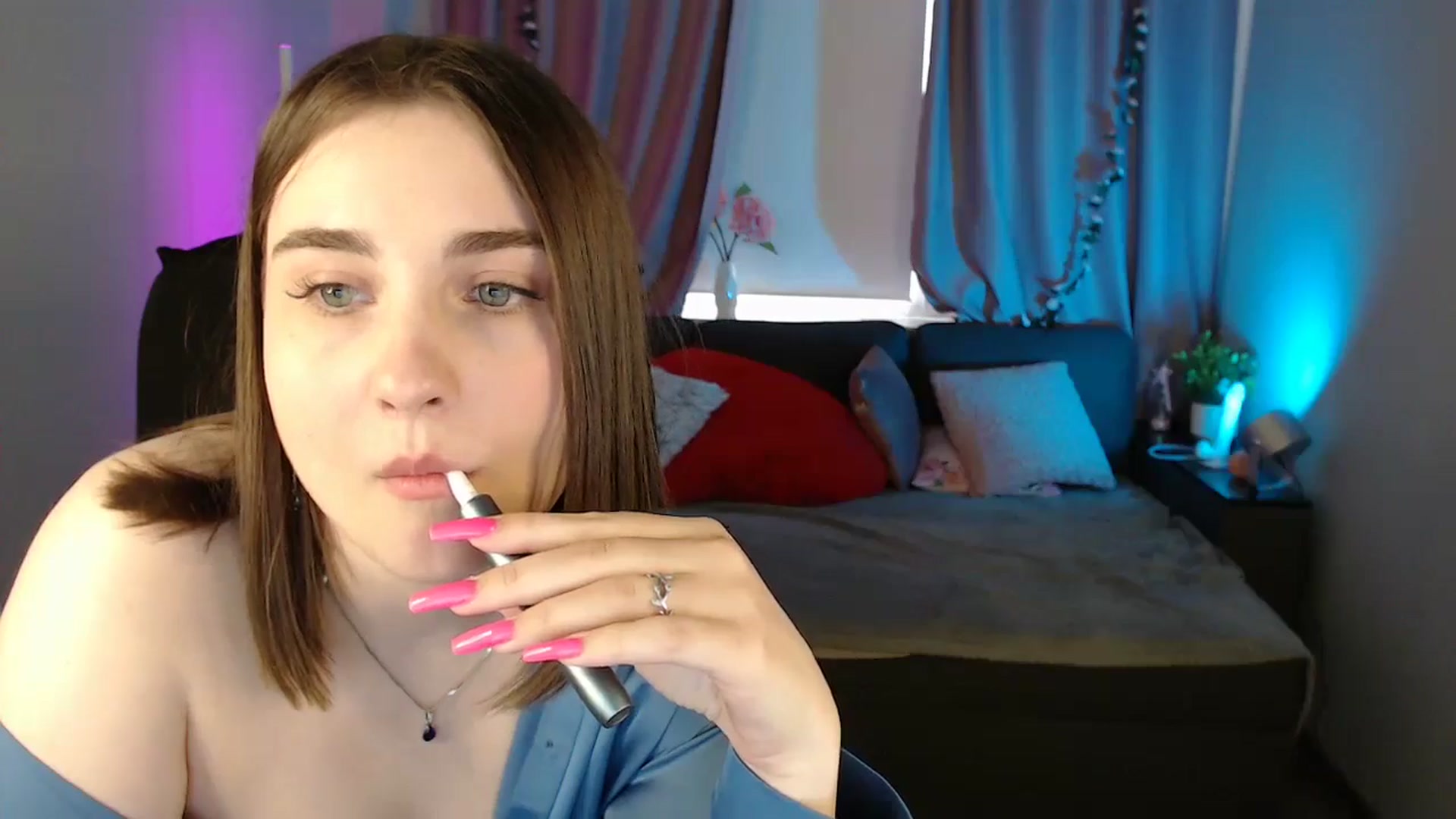 Gallery image thumbnail from LaneyGrey's myfreecams stream on, 05/20/2025, 10:31 image 8 of 20