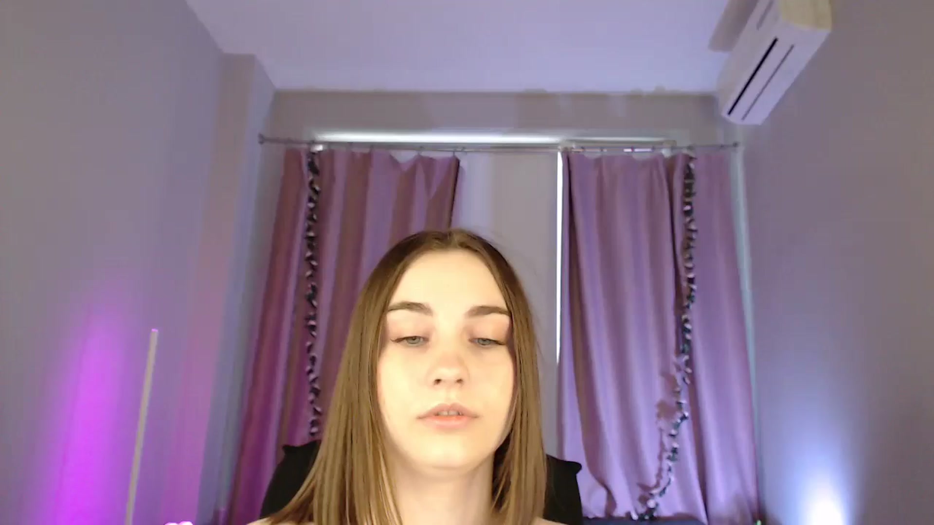 Gallery image thumbnail from LaneyGrey's myfreecams stream on, 05/21/2025, 08:13 image 16 of 20