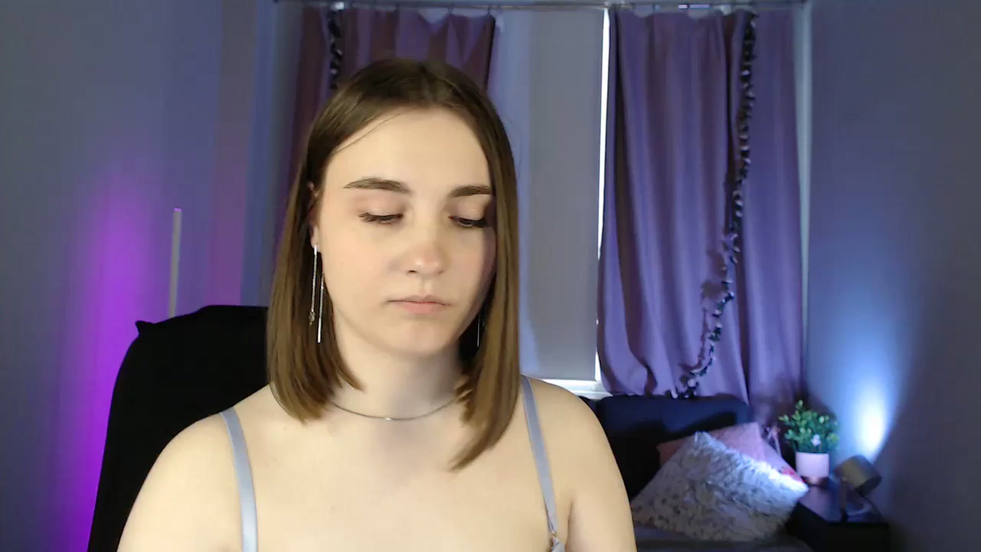 Gallery image thumbnail from LaneyGrey's myfreecams stream on, 05/21/2025, 11:52 image 1 of 20