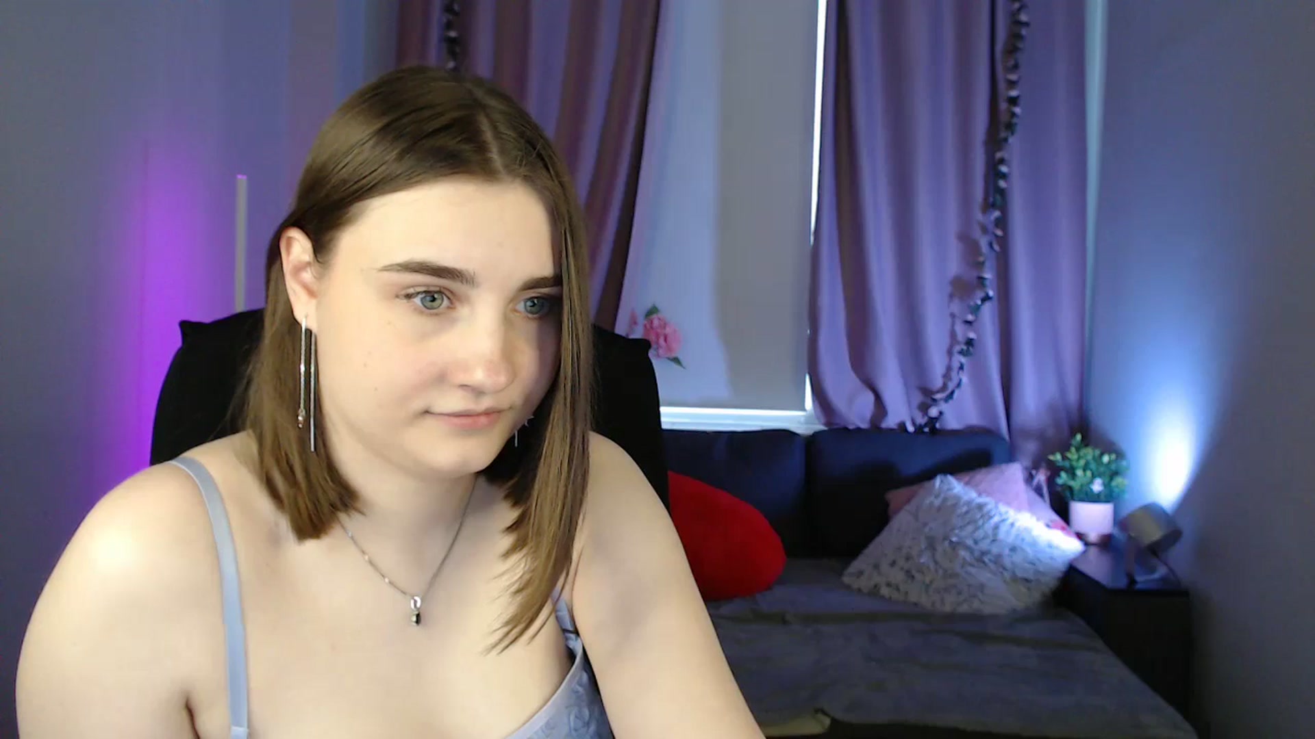 Gallery image thumbnail from LaneyGrey's myfreecams stream on, 05/21/2025, 14:01 image 7 of 20