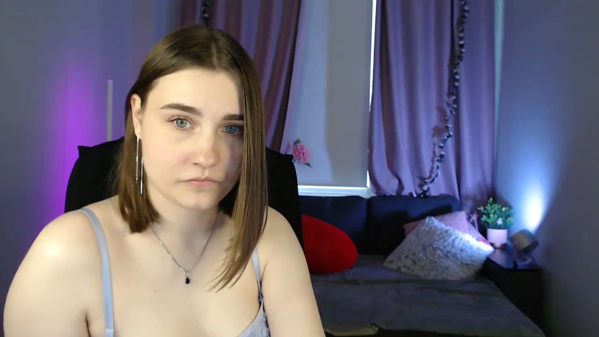 Gallery image thumbnail from LaneyGrey's myfreecams stream on, 05/21/2025, 14:01 image 9 of 20