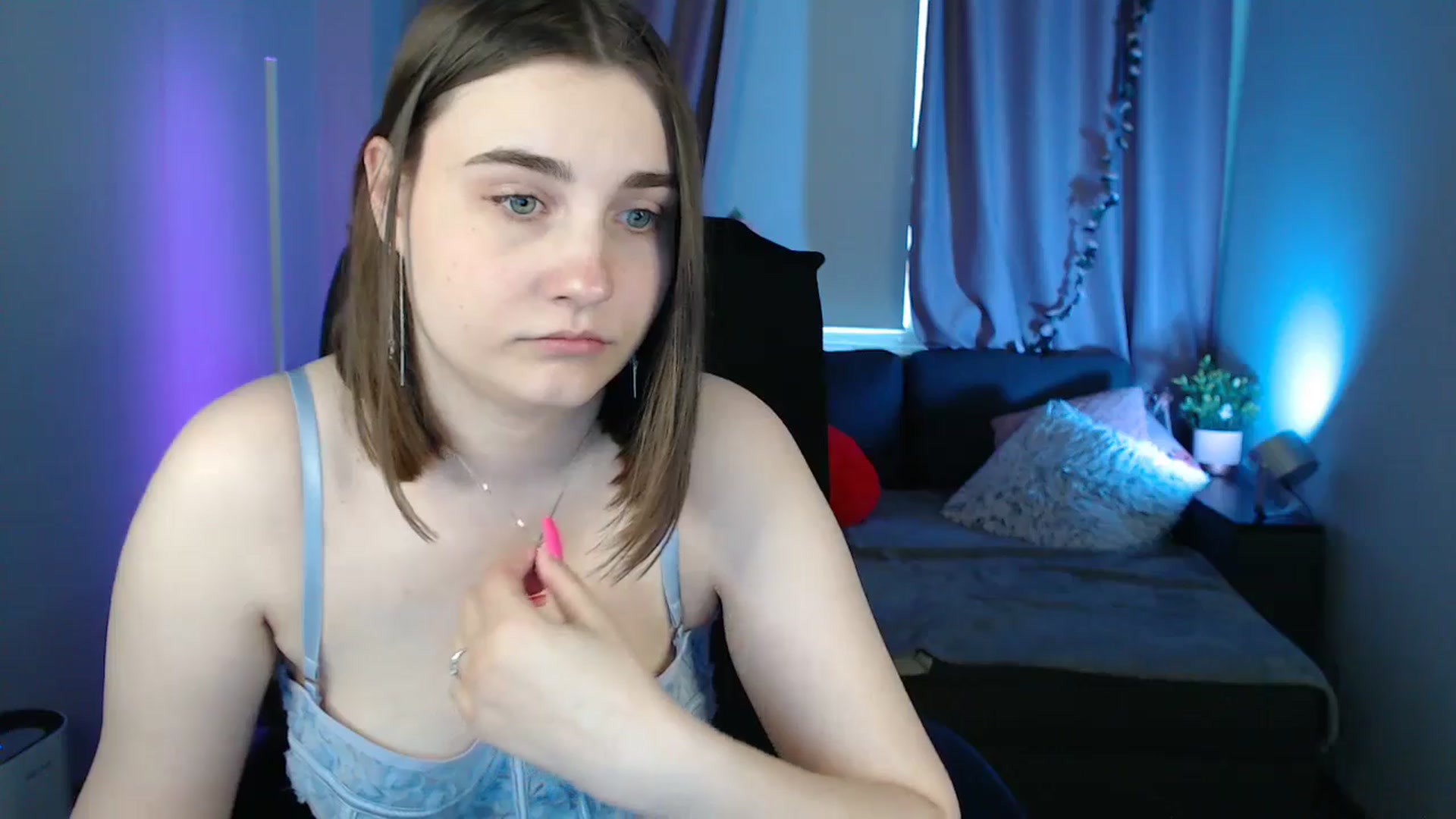 Gallery image thumbnail from LaneyGrey's myfreecams stream on, 05/21/2025, 14:01 image 17 of 20