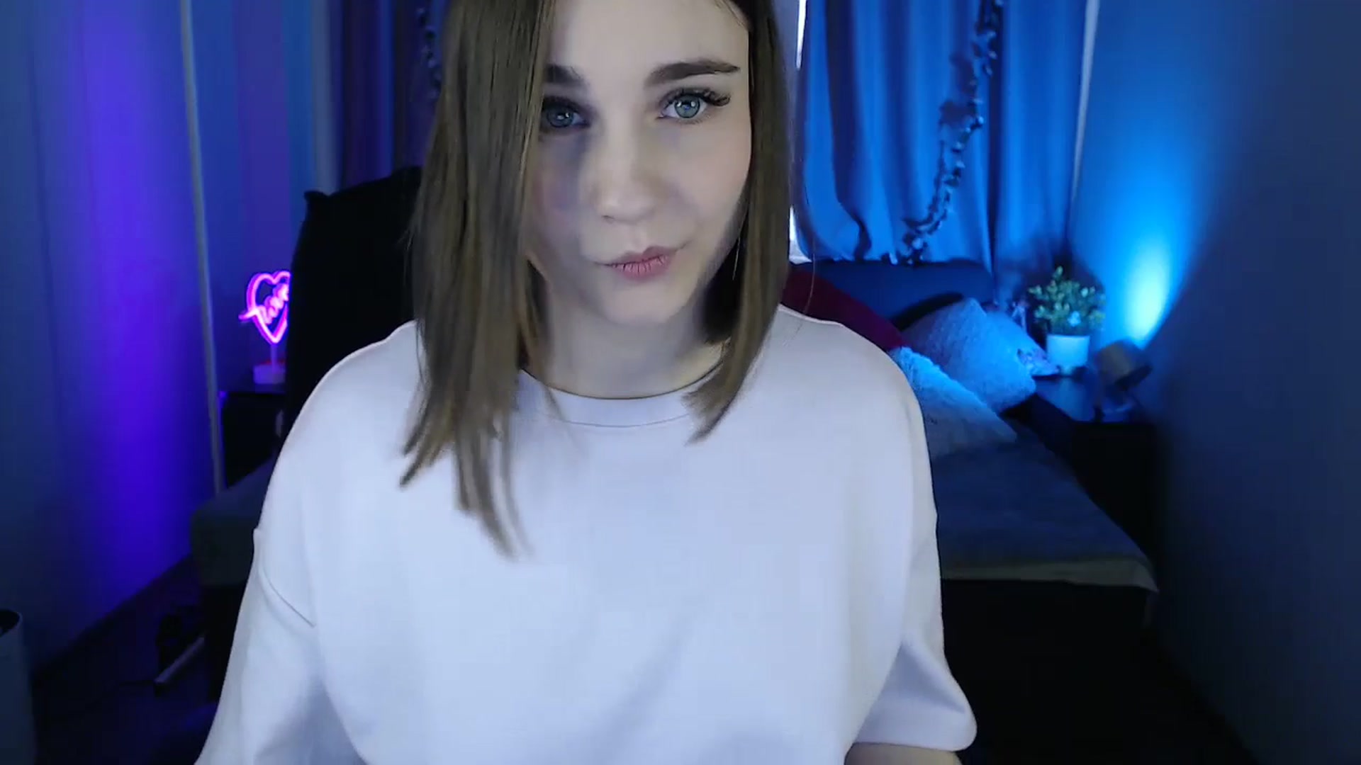 Gallery image thumbnail from LaneyGrey's myfreecams stream on, 05/24/2025, 09:06 image 4 of 20