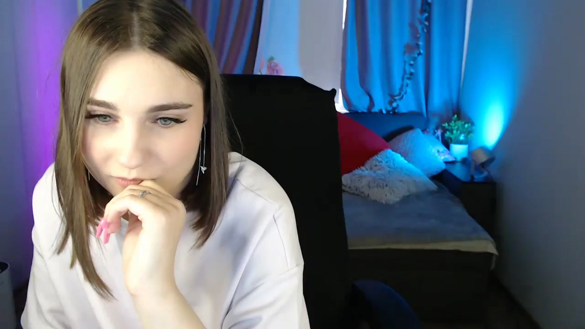 Gallery image thumbnail from LaneyGrey's myfreecams stream on, 05/24/2025, 09:06 image 2 of 20