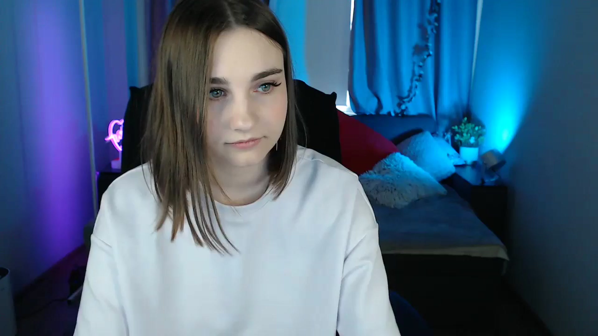 Gallery image thumbnail from LaneyGrey's myfreecams stream on, 05/24/2025, 09:06 image 1 of 20