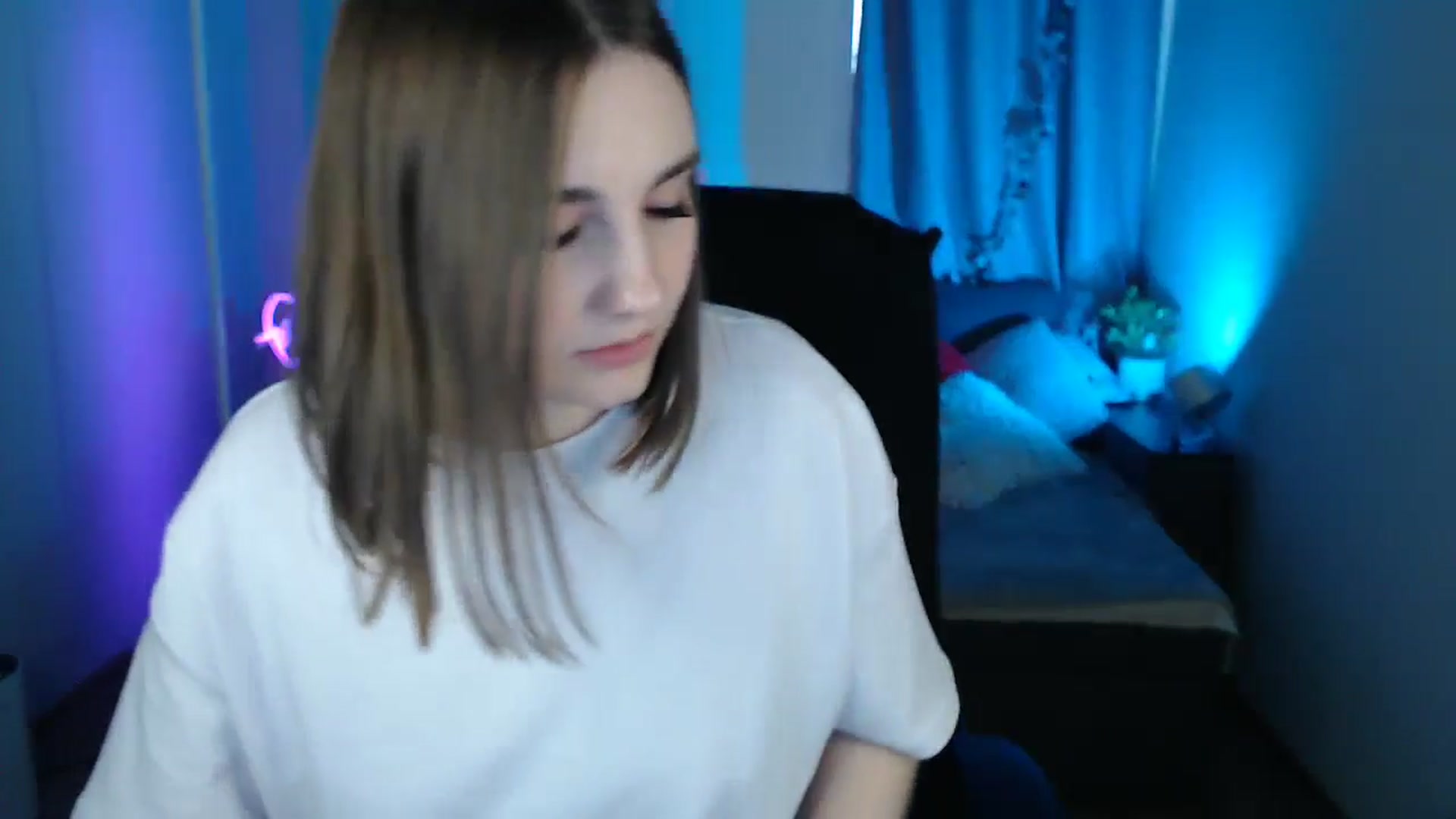 Gallery image thumbnail from LaneyGrey's myfreecams stream on, 05/24/2025, 09:06 image 6 of 20