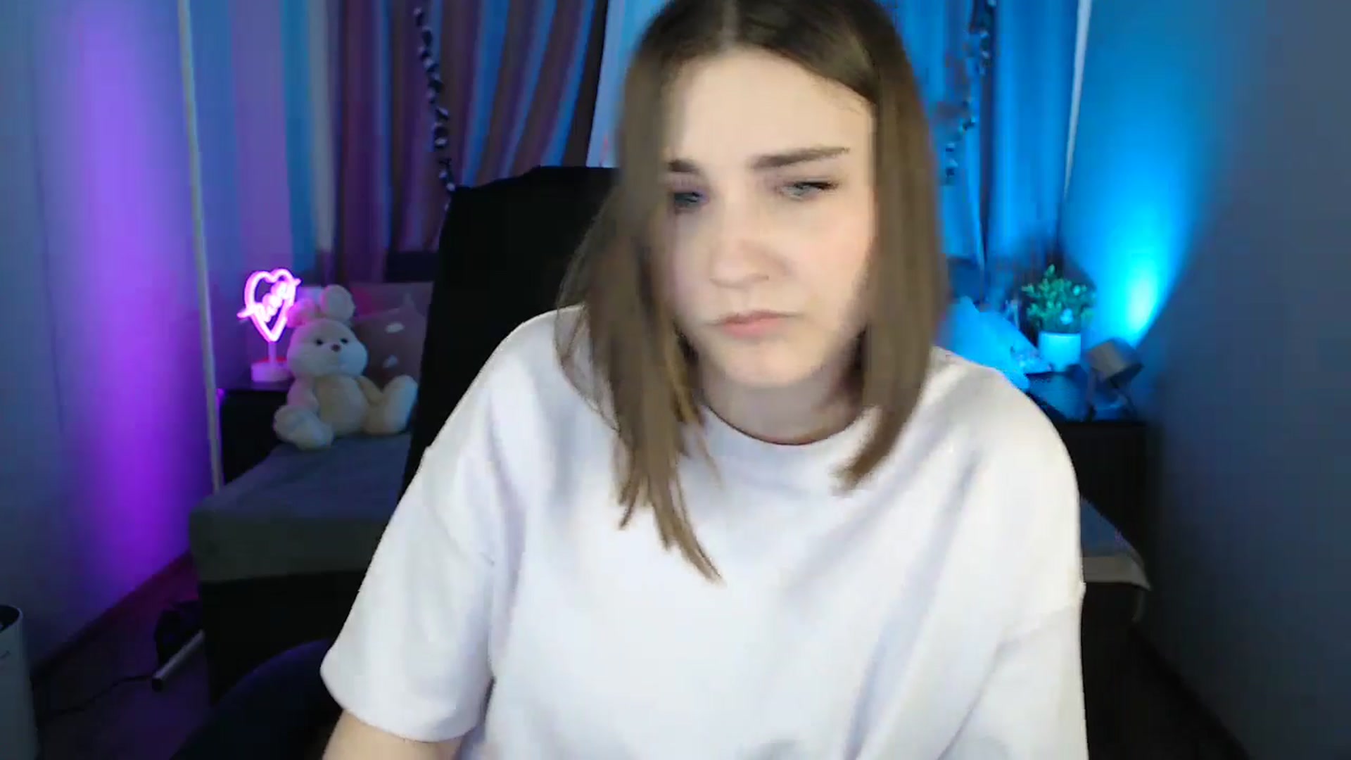 Gallery image thumbnail from LaneyGrey's myfreecams stream on, 05/24/2025, 09:06 image 5 of 20
