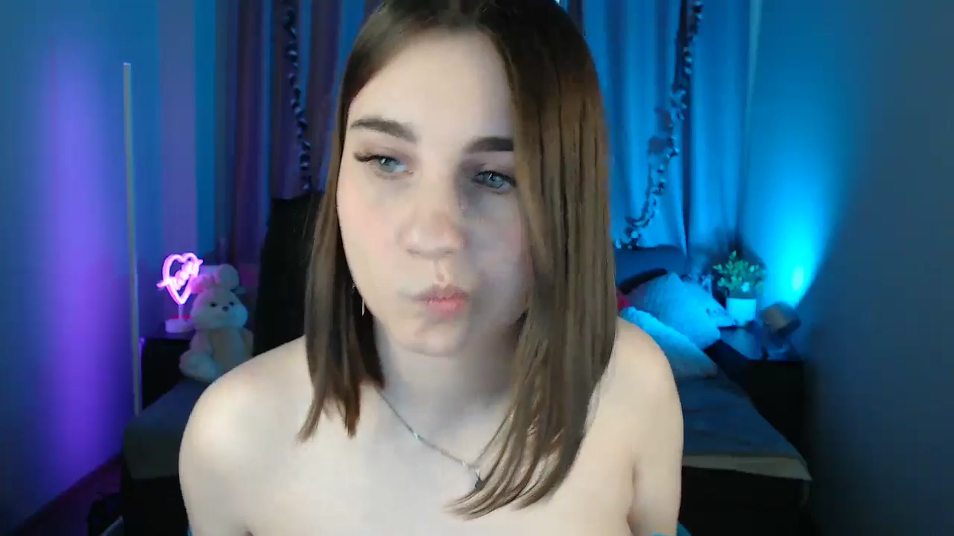 Gallery image thumbnail from LaneyGrey's myfreecams stream on, 05/24/2025, 10:08 image 7 of 20