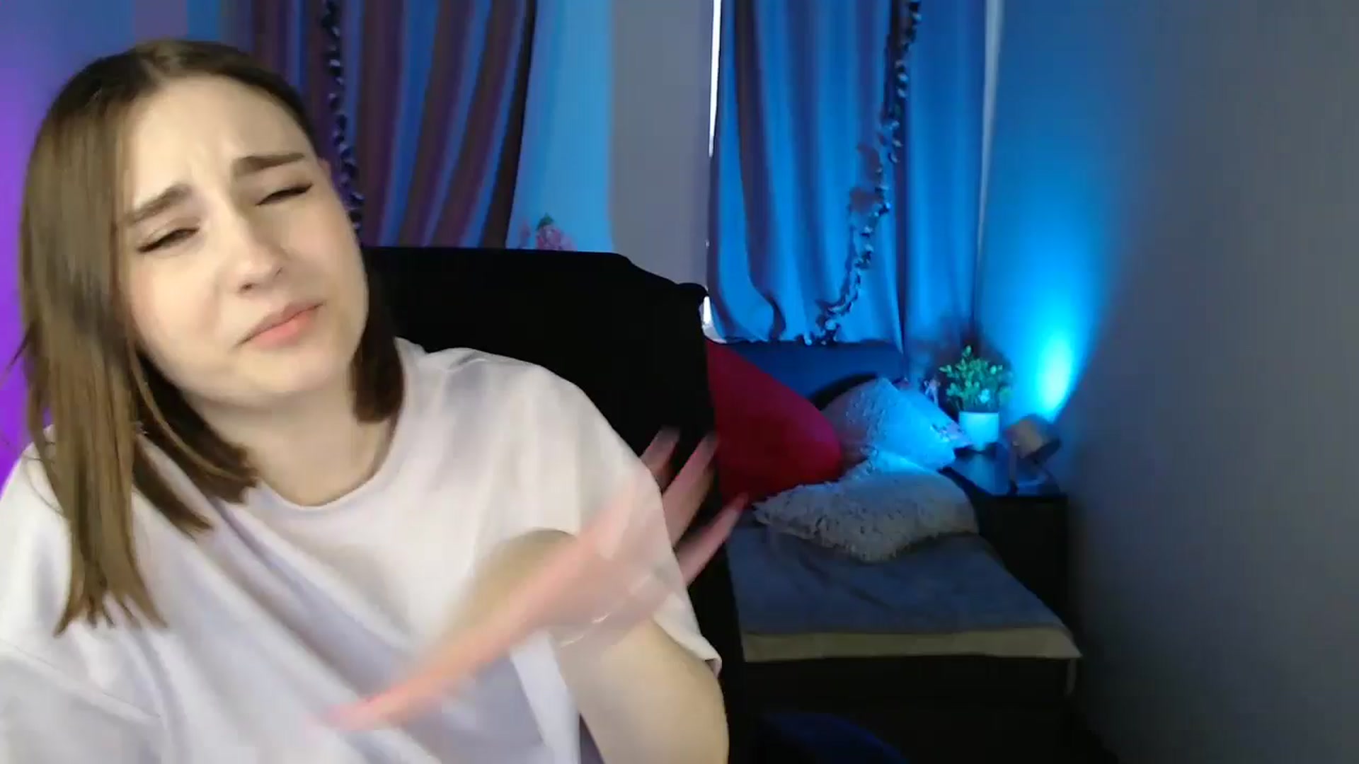 Gallery image thumbnail from LaneyGrey's myfreecams stream on, 05/24/2025, 13:55 image 4 of 20