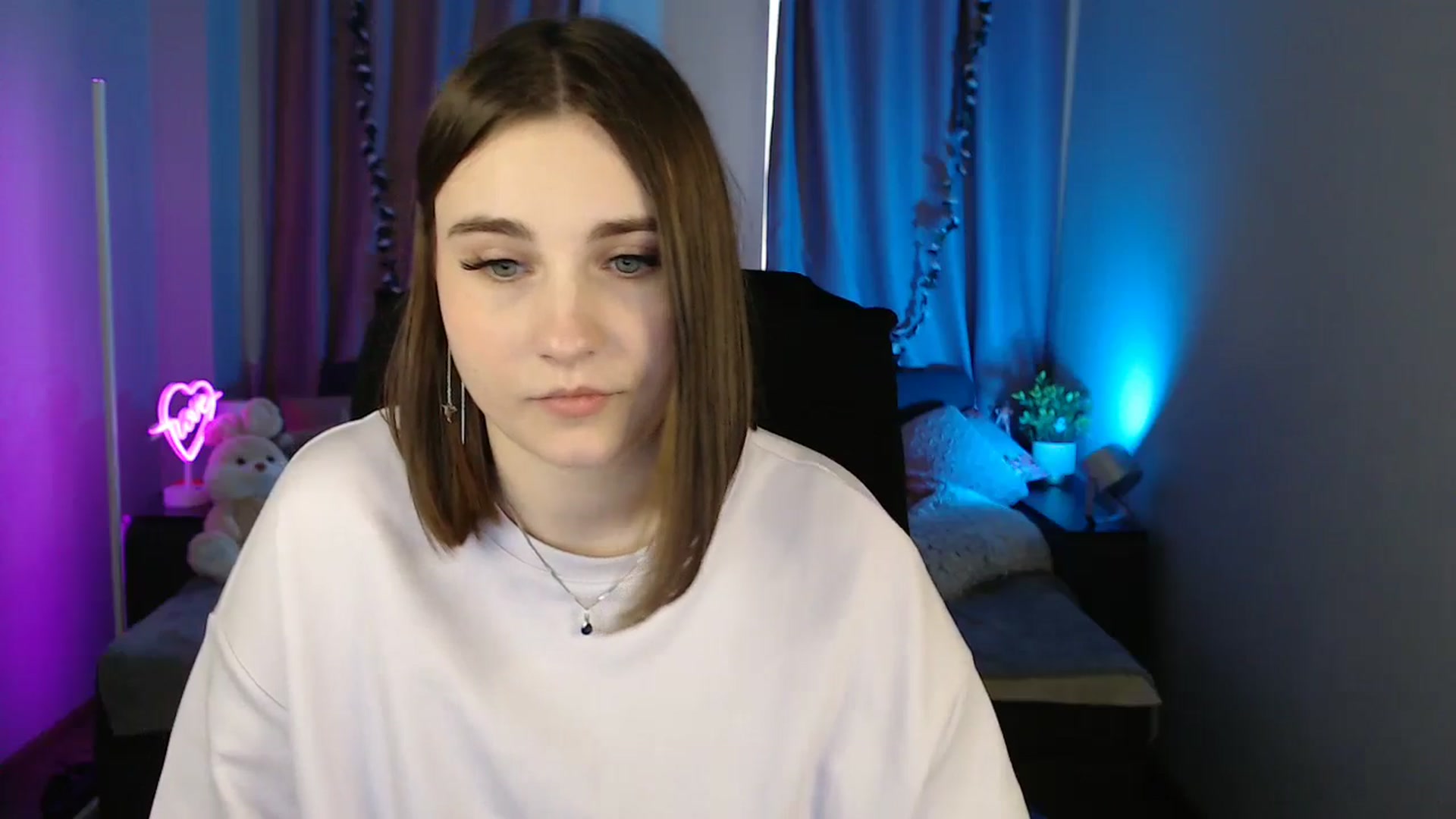 Gallery image thumbnail from LaneyGrey's myfreecams stream on, 05/24/2025, 13:55 image 16 of 20
