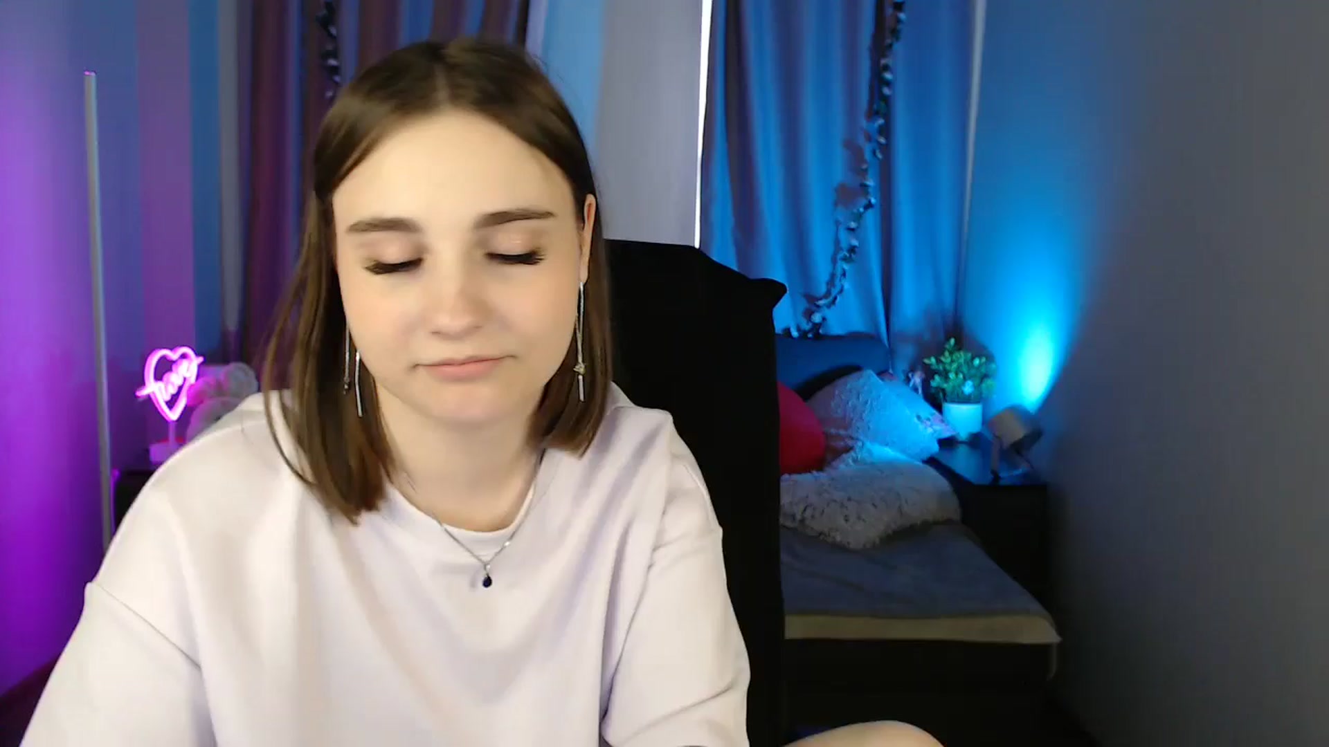 Gallery image thumbnail from LaneyGrey's myfreecams stream on, 05/24/2025, 13:55 image 9 of 20
