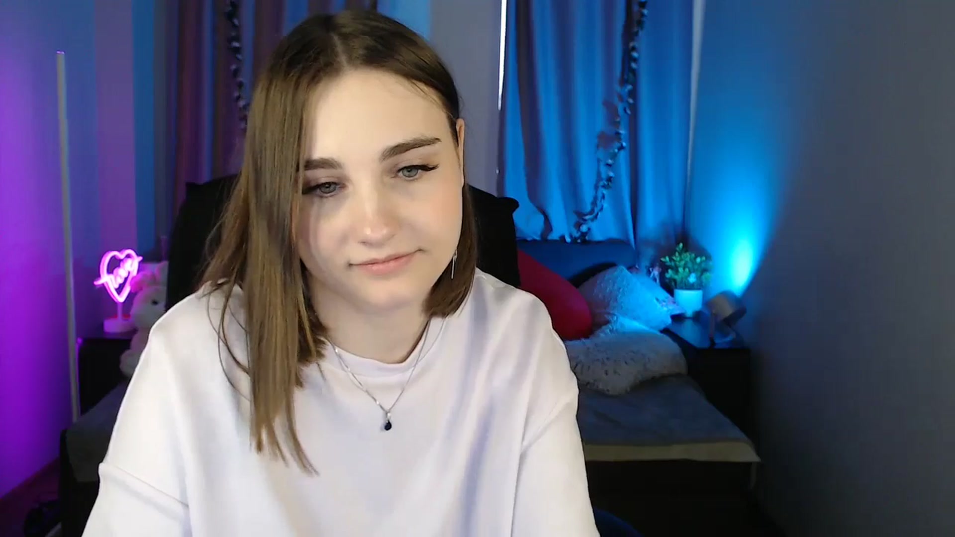 Gallery image thumbnail from LaneyGrey's myfreecams stream on, 05/24/2025, 13:55 image 5 of 20