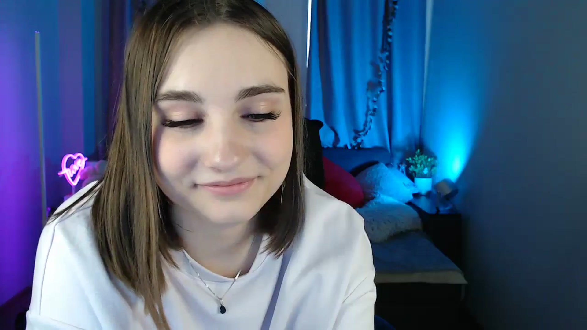 Gallery image thumbnail from LaneyGrey's myfreecams stream on, 05/24/2025, 13:55 image 6 of 20