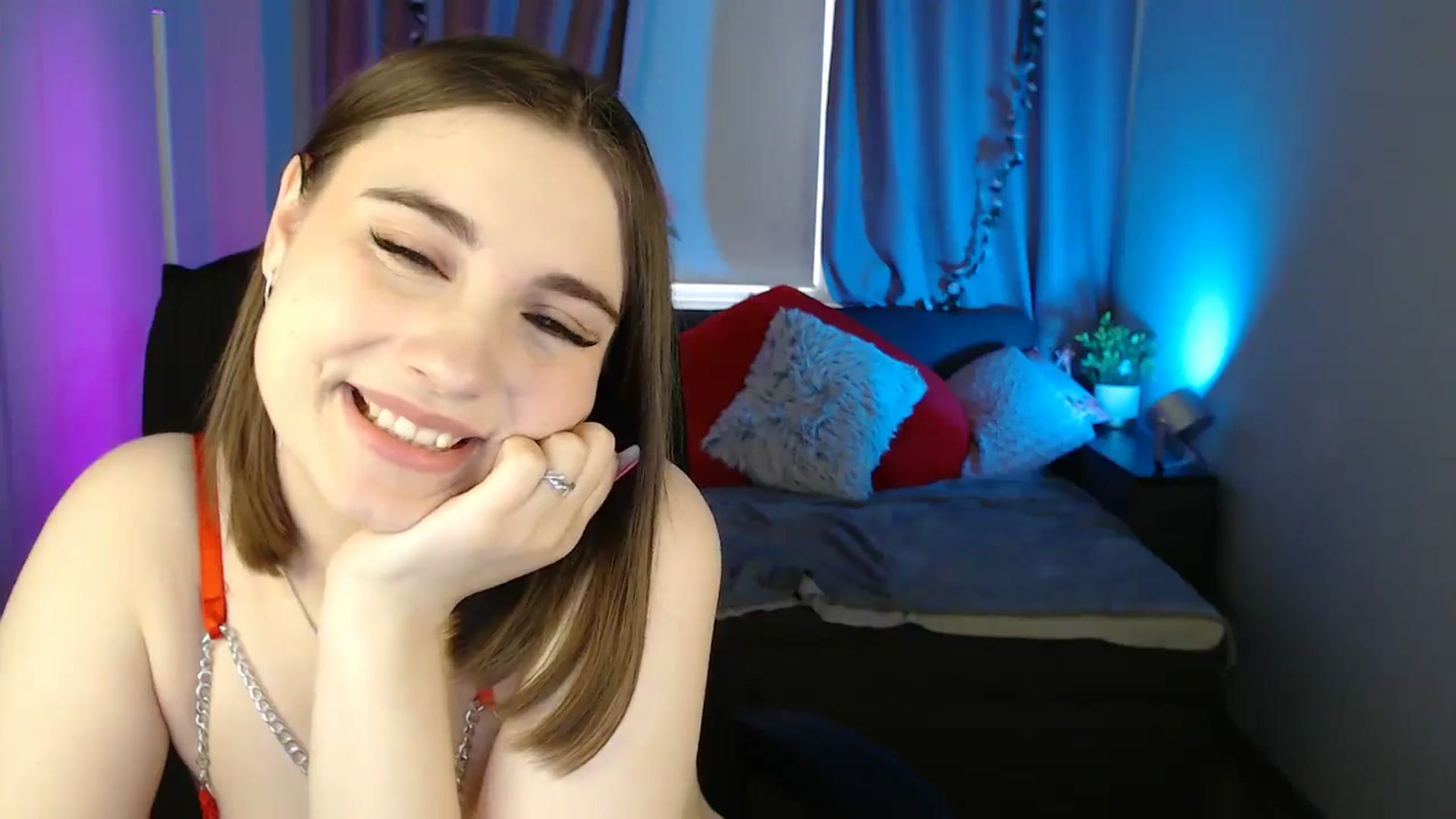 Gallery image thumbnail from LaneyGrey's myfreecams stream on, 05/25/2025, 08:46 image 18 of 20