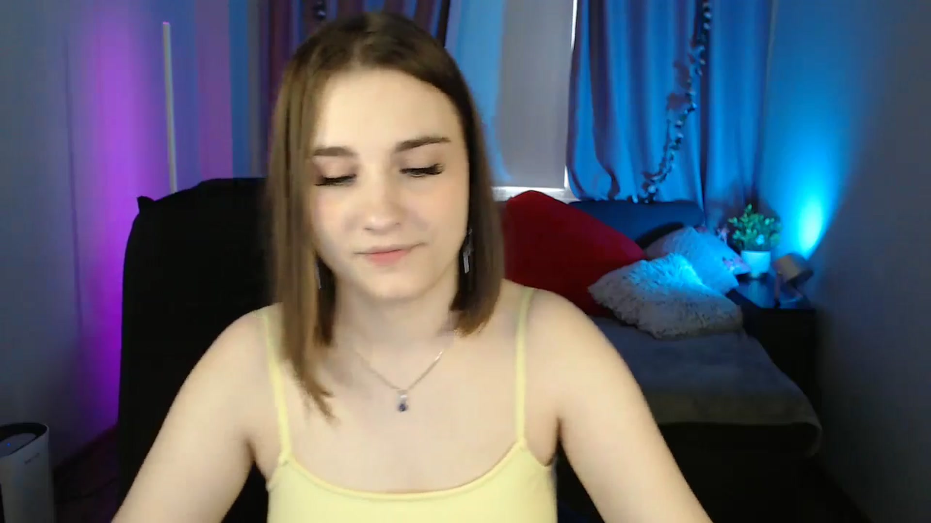 Gallery image thumbnail from LaneyGrey's myfreecams stream on, 05/26/2025, 08:21 image 7 of 20