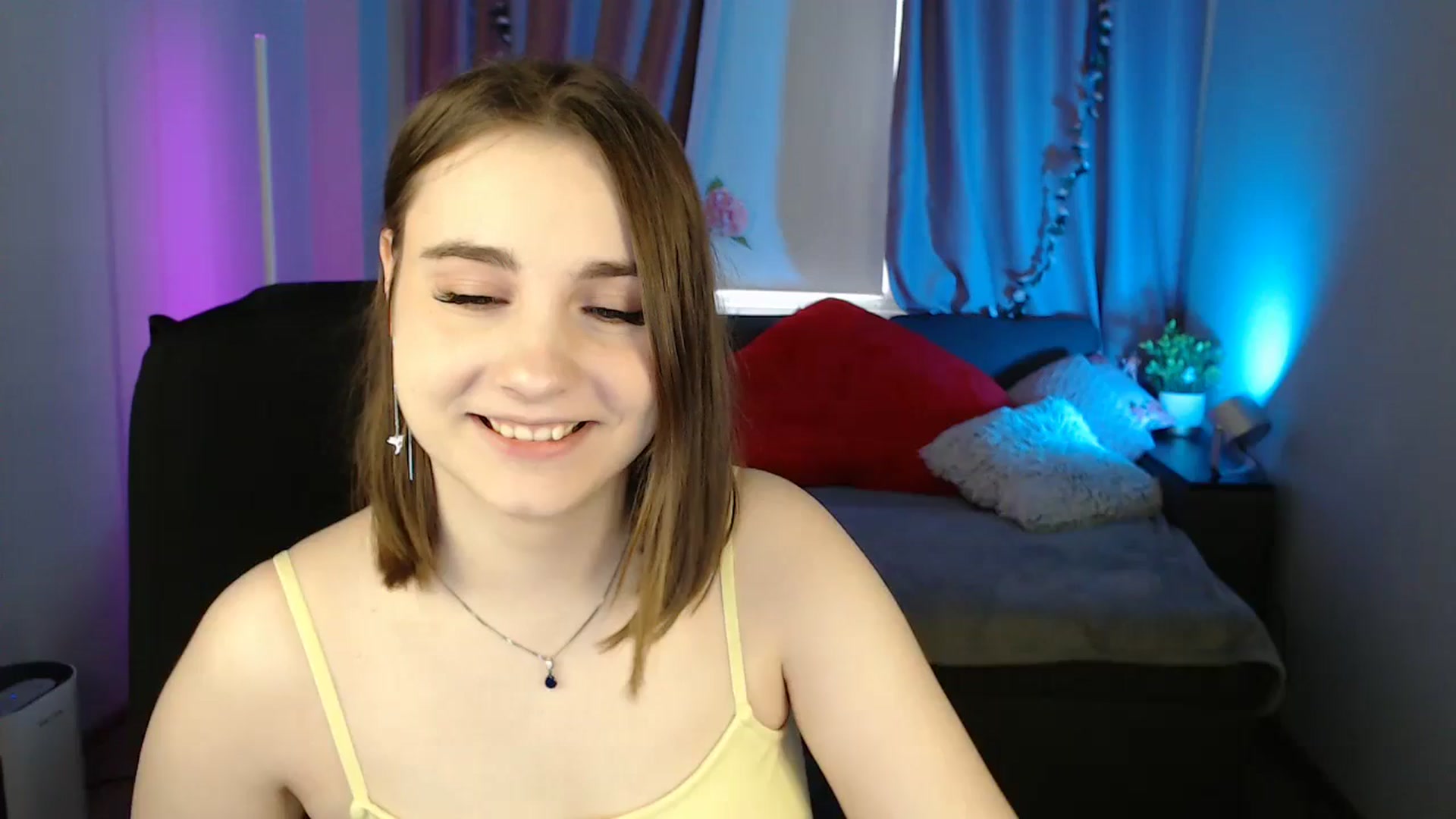 Gallery image thumbnail from LaneyGrey's myfreecams stream on, 05/26/2025, 08:21 image 9 of 20
