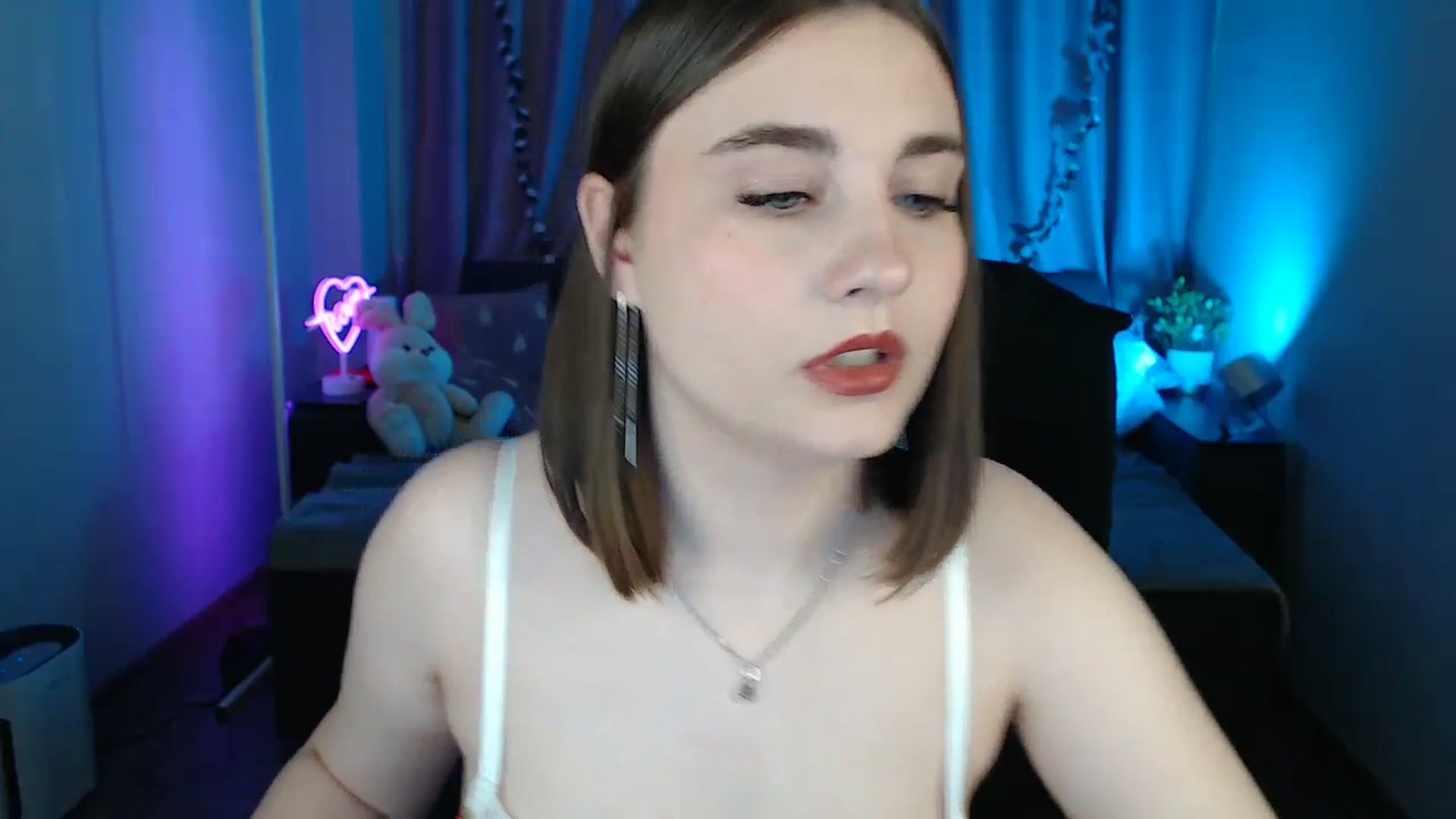 Gallery image thumbnail from LaneyGrey's myfreecams stream on, 05/30/2025, 08:44 image 14 of 20