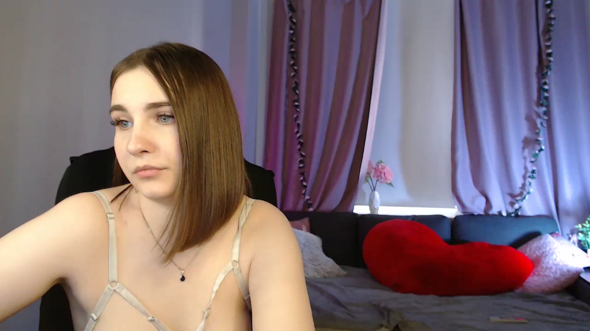 Gallery image thumbnail from LaneyGrey's myfreecams stream on, 05/31/2025, 13:41 image 5 of 20