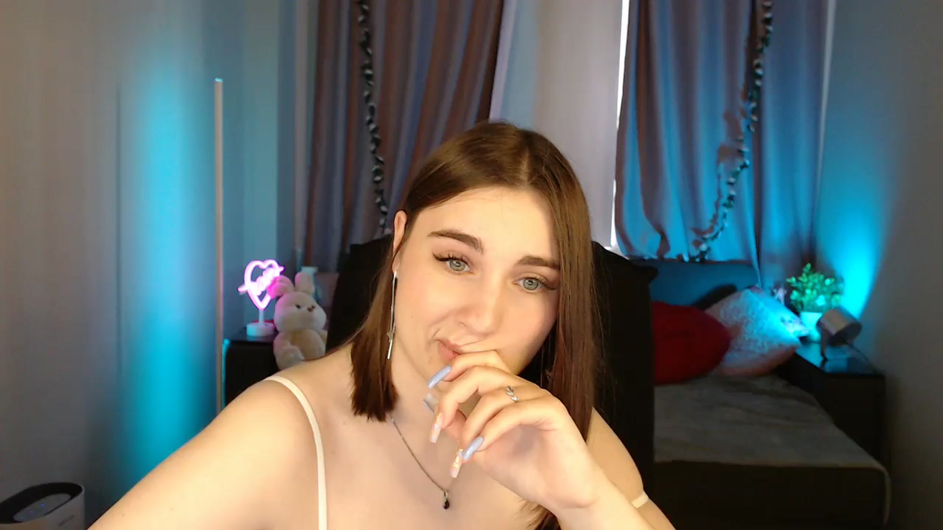 Gallery image thumbnail from LaneyGrey's myfreecams stream on, 06/01/2025, 09:51 image 14 of 20