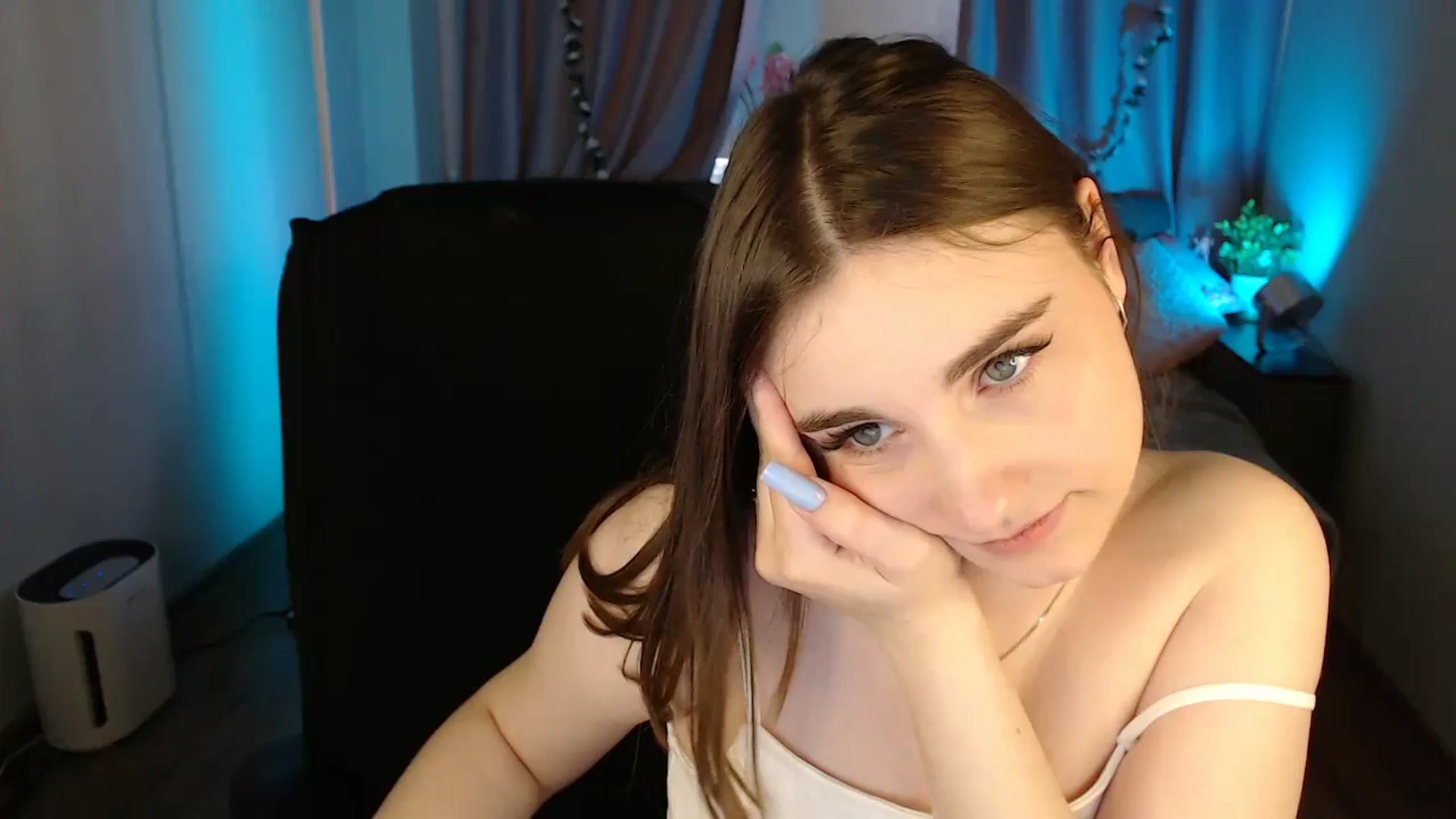 Gallery image thumbnail from LaneyGrey's myfreecams stream on, 06/01/2025, 09:51 image 20 of 20