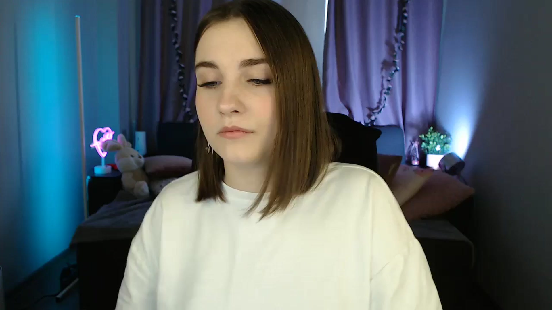 Gallery image thumbnail from LaneyGrey's myfreecams stream on, 06/02/2025, 09:37 image 5 of 20