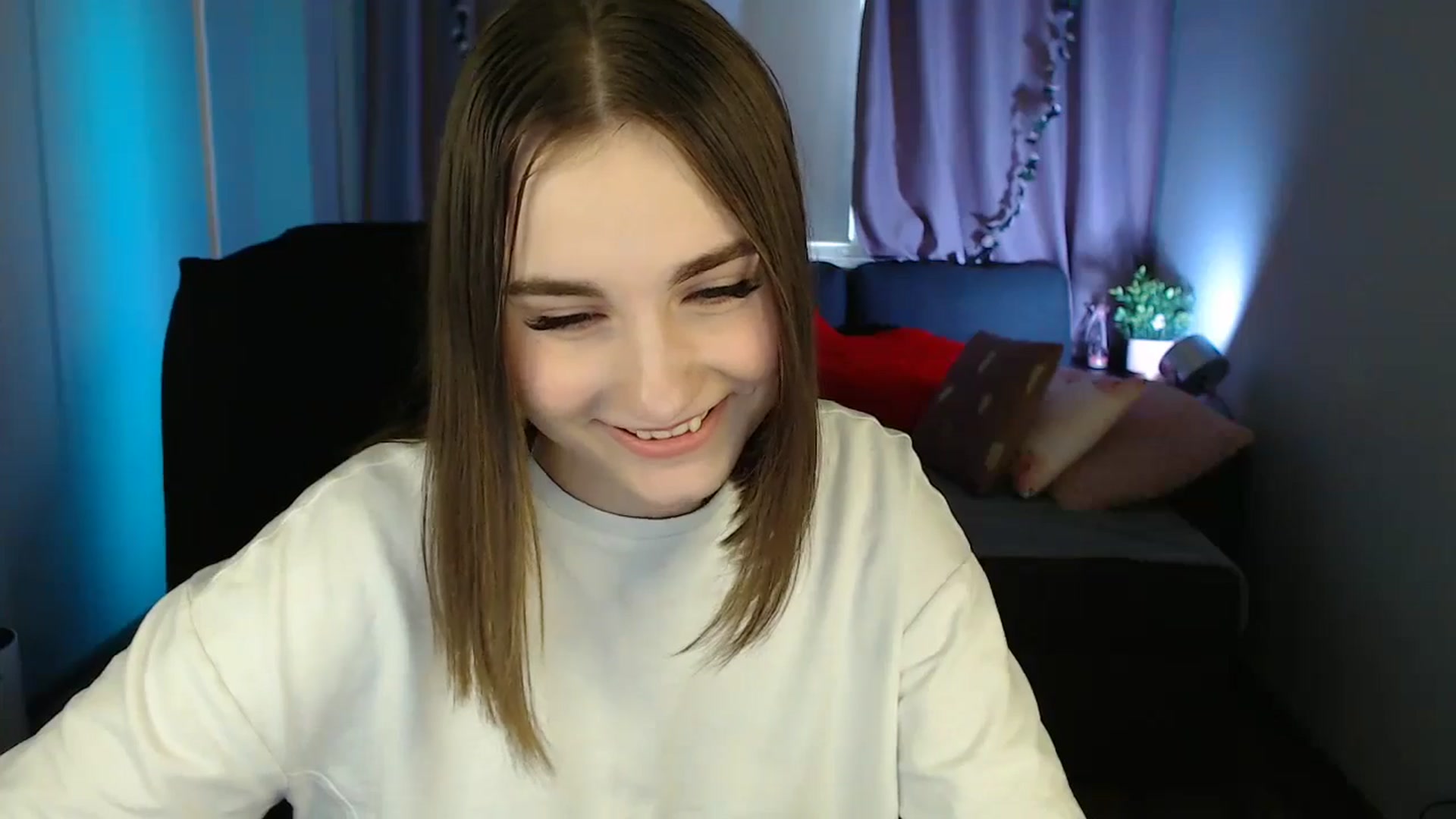 Gallery image thumbnail from LaneyGrey's myfreecams stream on, 06/02/2025, 09:37 image 7 of 20