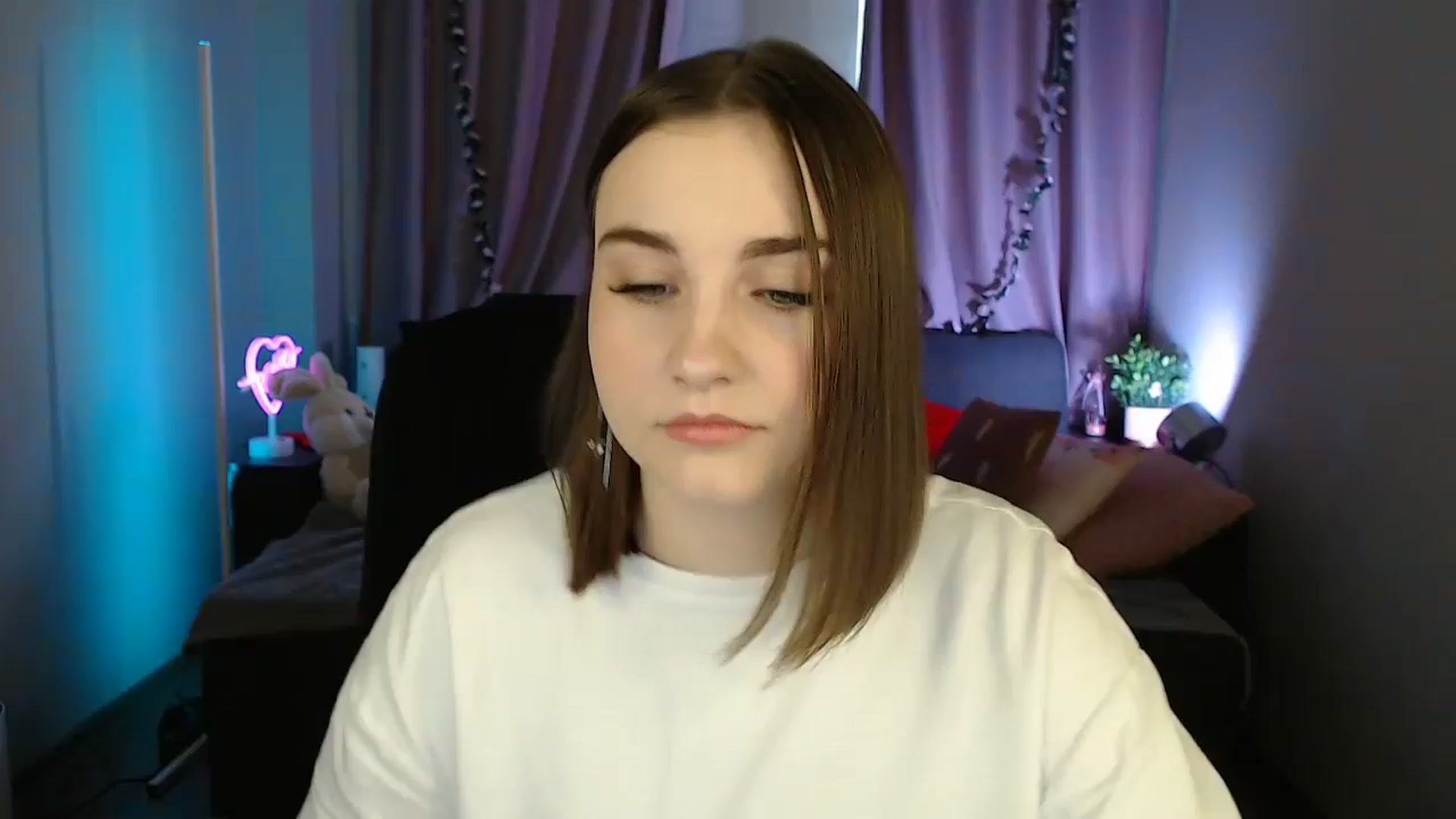 Gallery image thumbnail from LaneyGrey's myfreecams stream on, 06/02/2025, 09:37 image 1 of 20