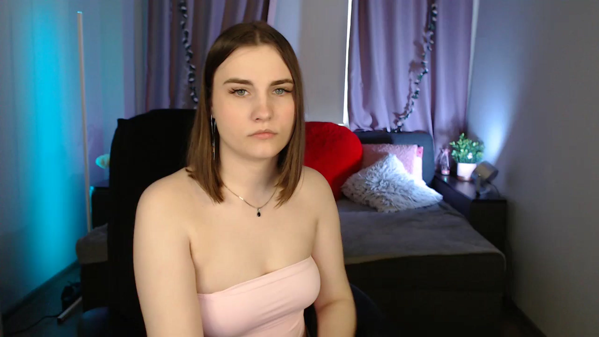 Gallery image thumbnail from LaneyGrey's myfreecams stream on, 06/02/2025, 13:54 image 1 of 20