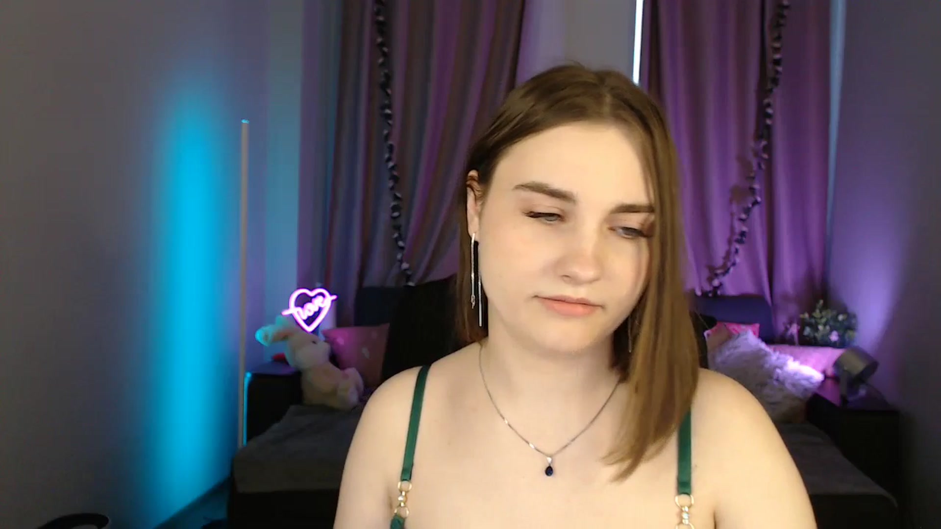 Gallery image thumbnail from LaneyGrey's myfreecams stream on, 06/04/2025, 09:48 image 9 of 20