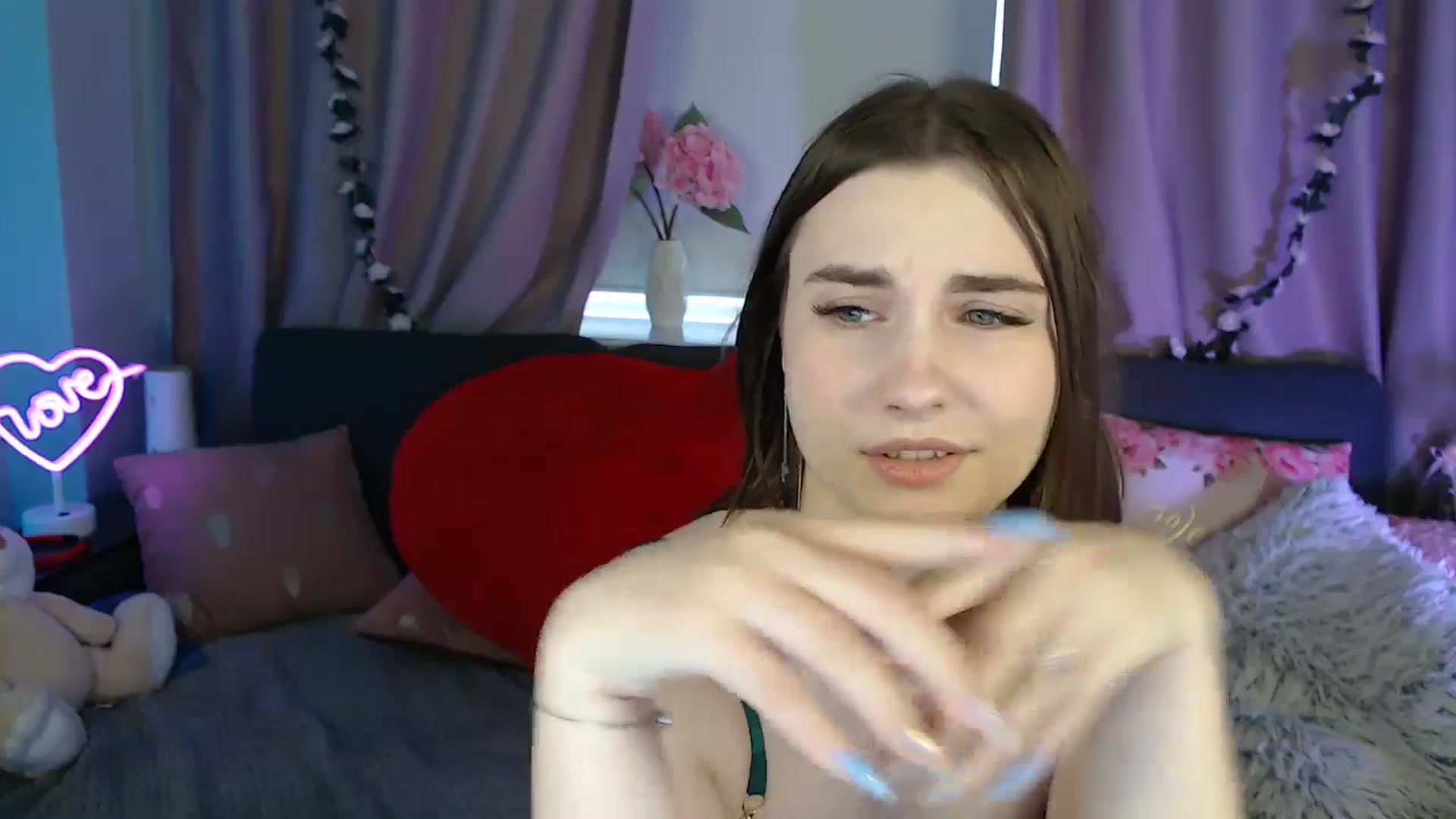 Gallery image thumbnail from LaneyGrey's myfreecams stream on, 06/04/2025, 09:48 image 4 of 20