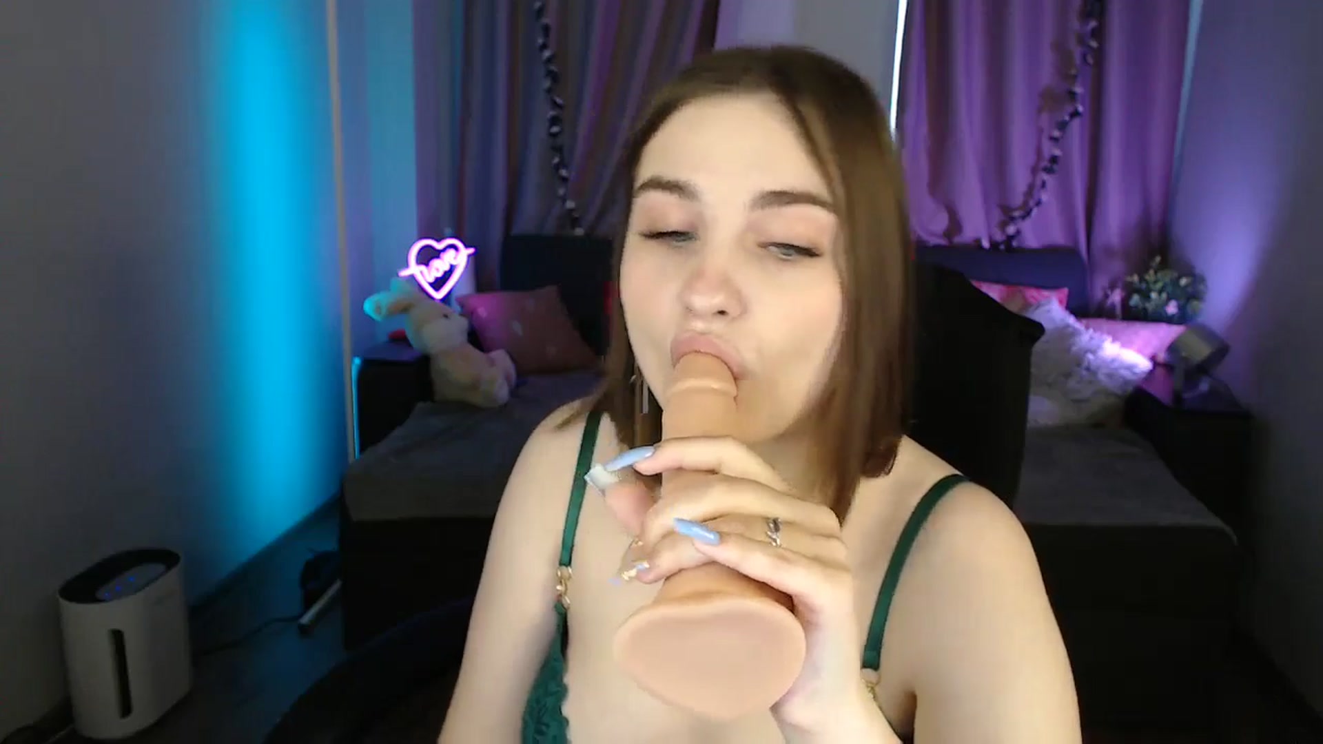 Gallery image thumbnail from LaneyGrey's myfreecams stream on, 06/04/2025, 10:11 image 2 of 20
