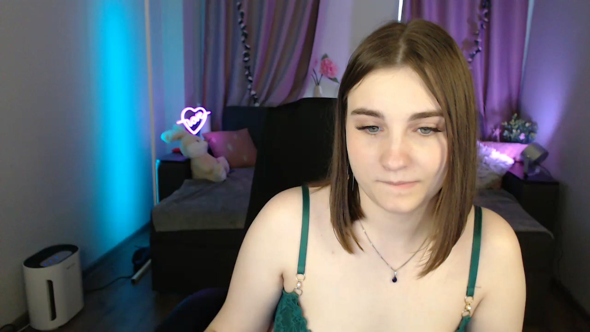 Gallery image thumbnail from LaneyGrey's myfreecams stream on, 06/04/2025, 11:09 image 6 of 20