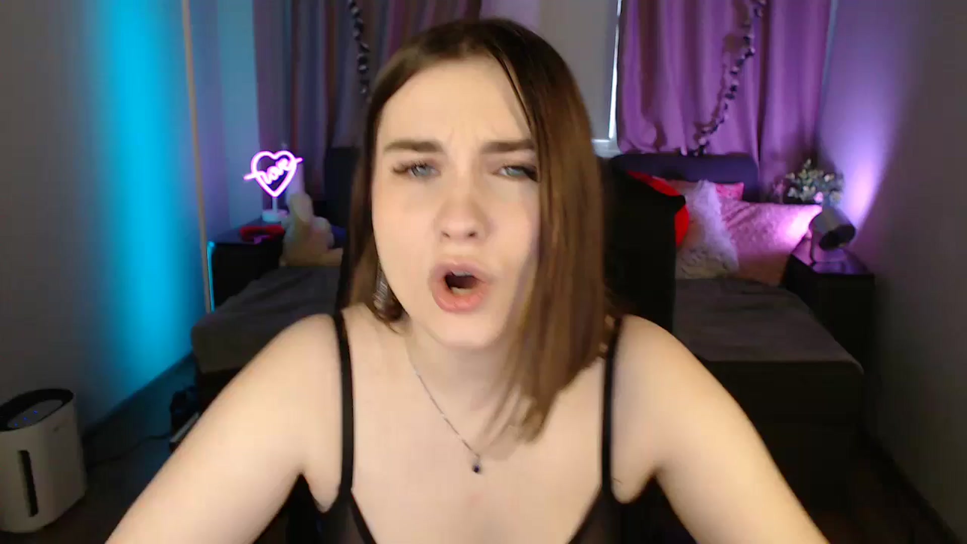 Gallery image thumbnail from LaneyGrey's myfreecams stream on, 06/06/2025, 09:05 image 17 of 20