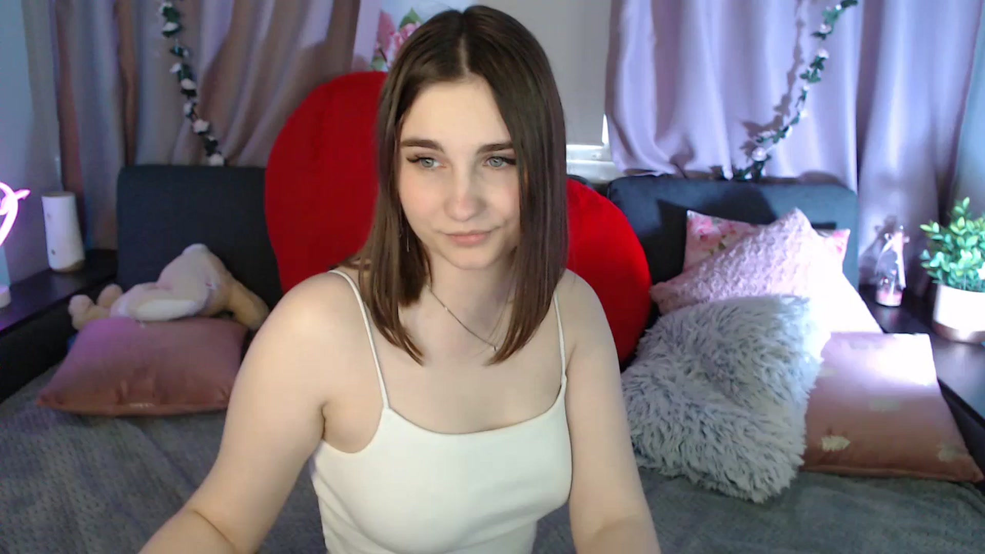 Gallery image thumbnail from LaneyGrey's myfreecams stream on, 06/07/2025, 11:05 image 15 of 20