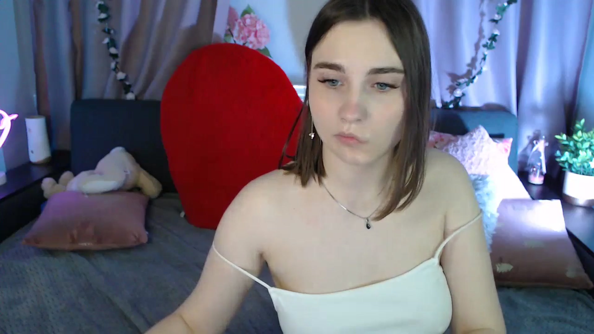 Gallery image thumbnail from LaneyGrey's myfreecams stream on, 06/07/2025, 11:05 image 7 of 20