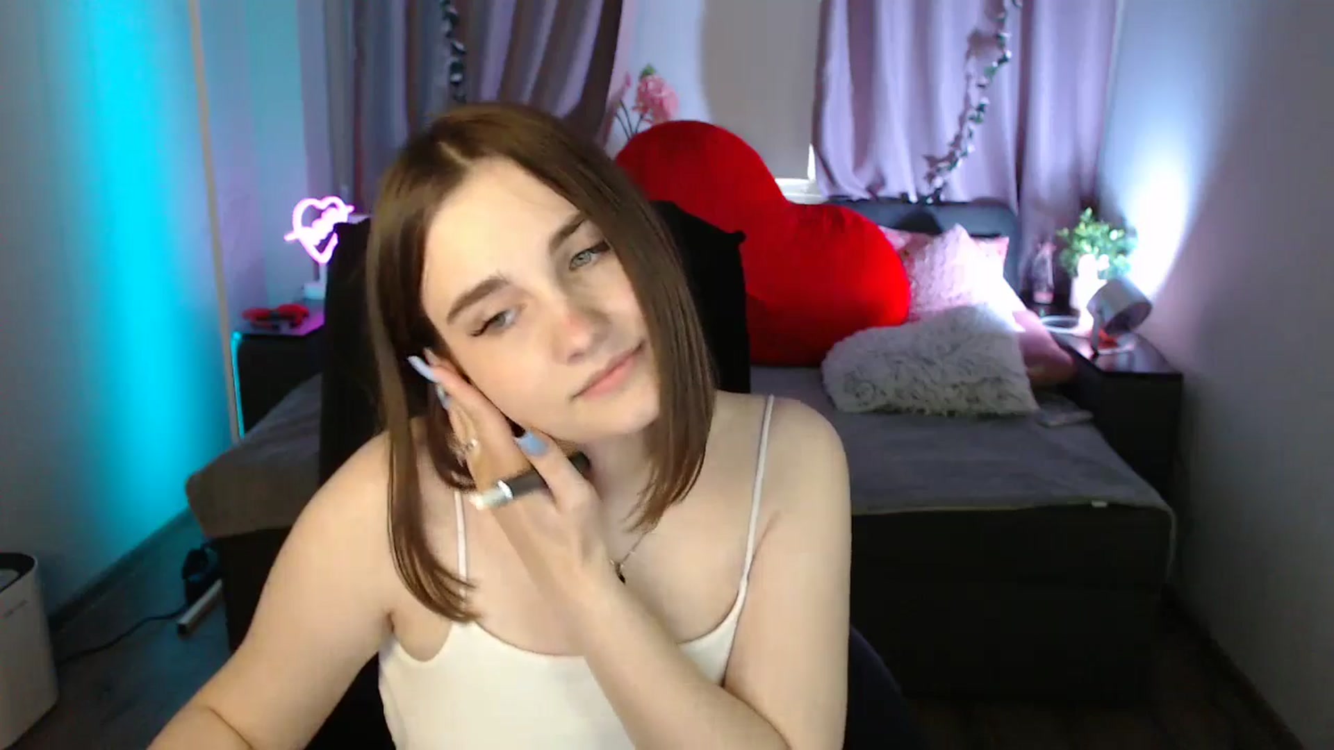 Gallery image thumbnail from LaneyGrey's myfreecams stream on, 06/07/2025, 13:57 image 2 of 20