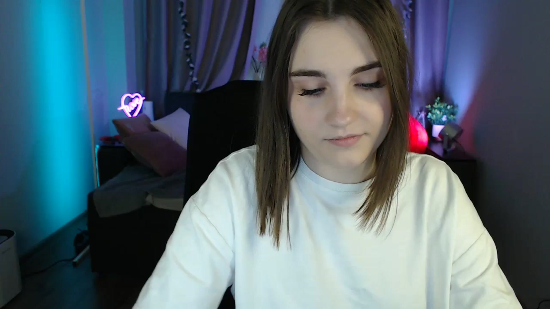 Gallery image thumbnail from LaneyGrey's myfreecams stream on, 06/10/2025, 08:27 image 1 of 20