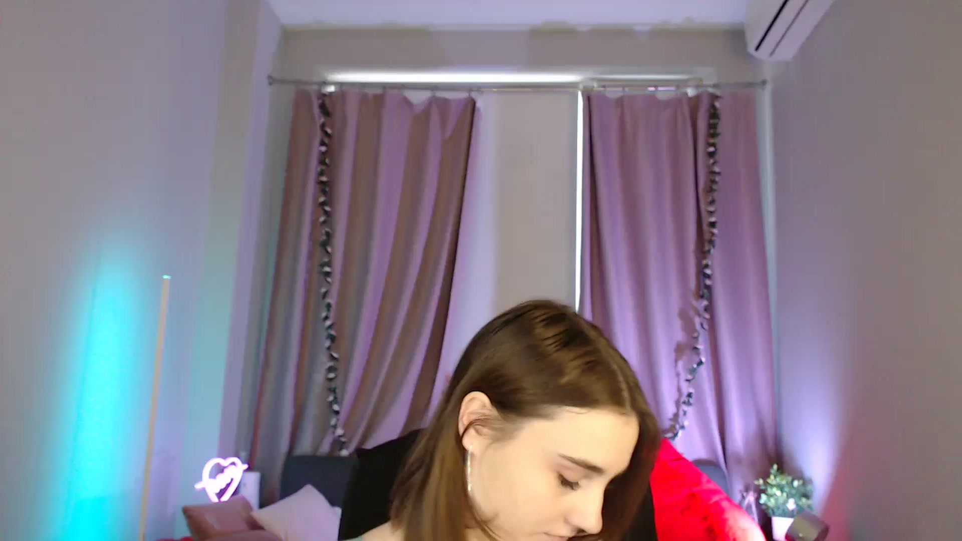 Gallery image thumbnail from LaneyGrey's myfreecams stream on, 06/10/2025, 08:27 image 3 of 20