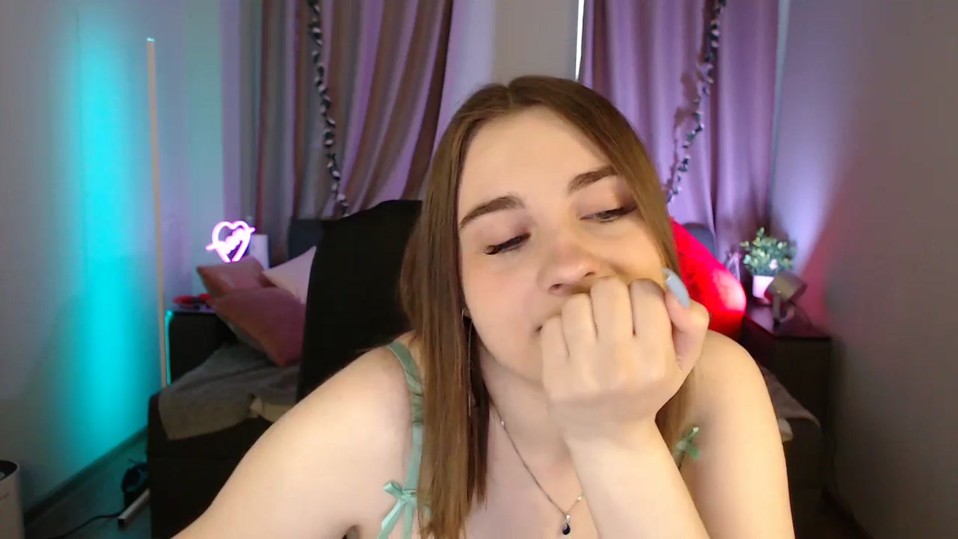 Gallery image thumbnail from LaneyGrey's myfreecams stream on, 06/10/2025, 08:27 image 12 of 20