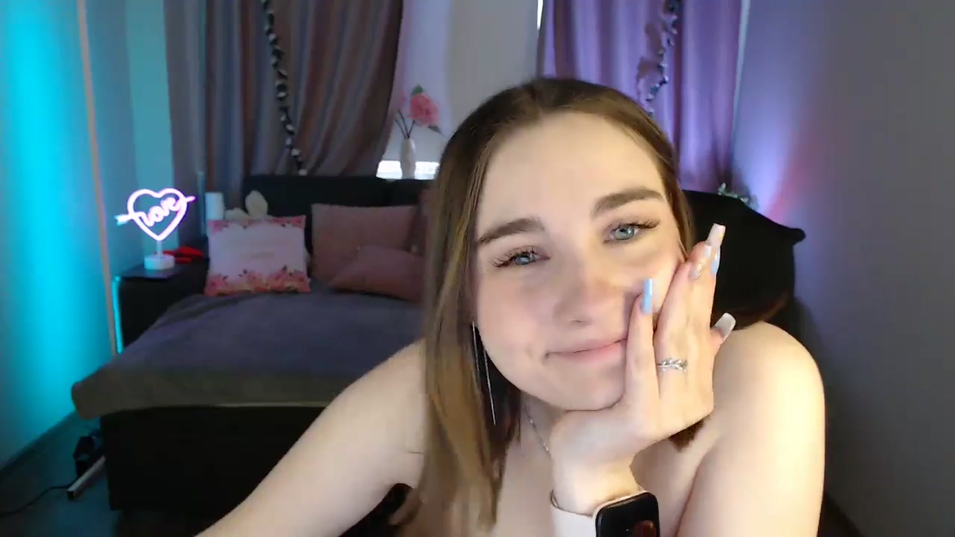 Gallery image thumbnail from LaneyGrey's myfreecams stream on, 06/11/2025, 09:21 image 5 of 20