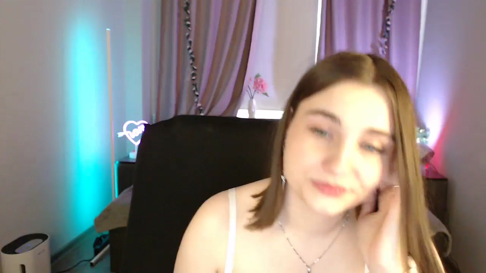 Gallery image thumbnail from LaneyGrey's myfreecams stream on, 06/11/2025, 12:39 image 16 of 20