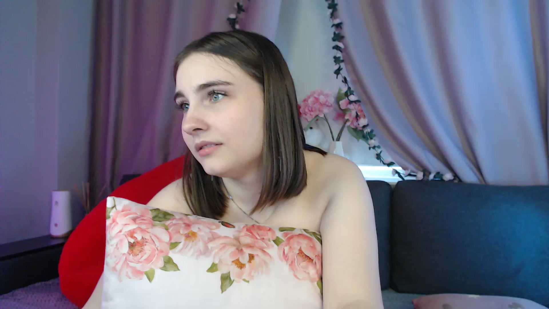 Gallery image thumbnail from LaneyGrey's myfreecams stream on, 06/22/2025, 13:57 image 10 of 20