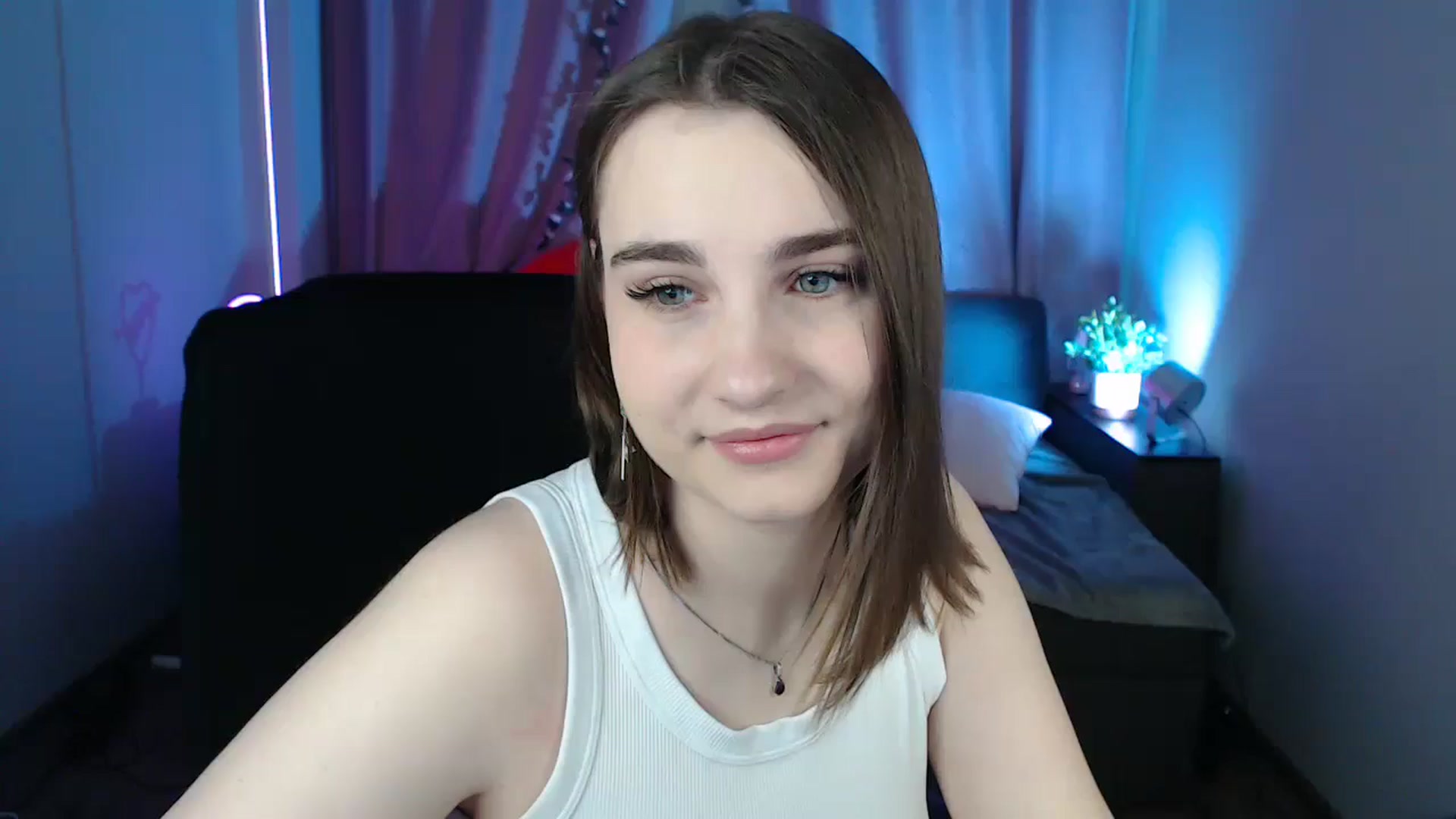 Gallery image thumbnail from LaneyGrey's myfreecams stream on, 06/23/2025, 08:17 image 3 of 20