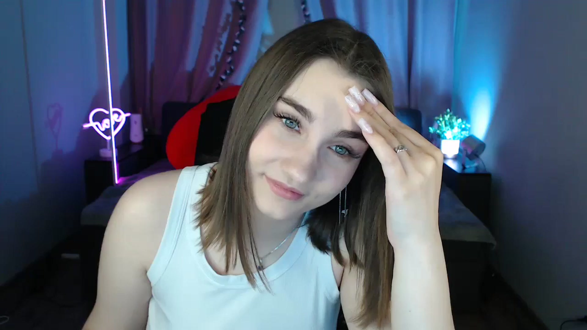 Gallery image thumbnail from LaneyGrey's myfreecams stream on, 06/23/2025, 08:17 image 9 of 20