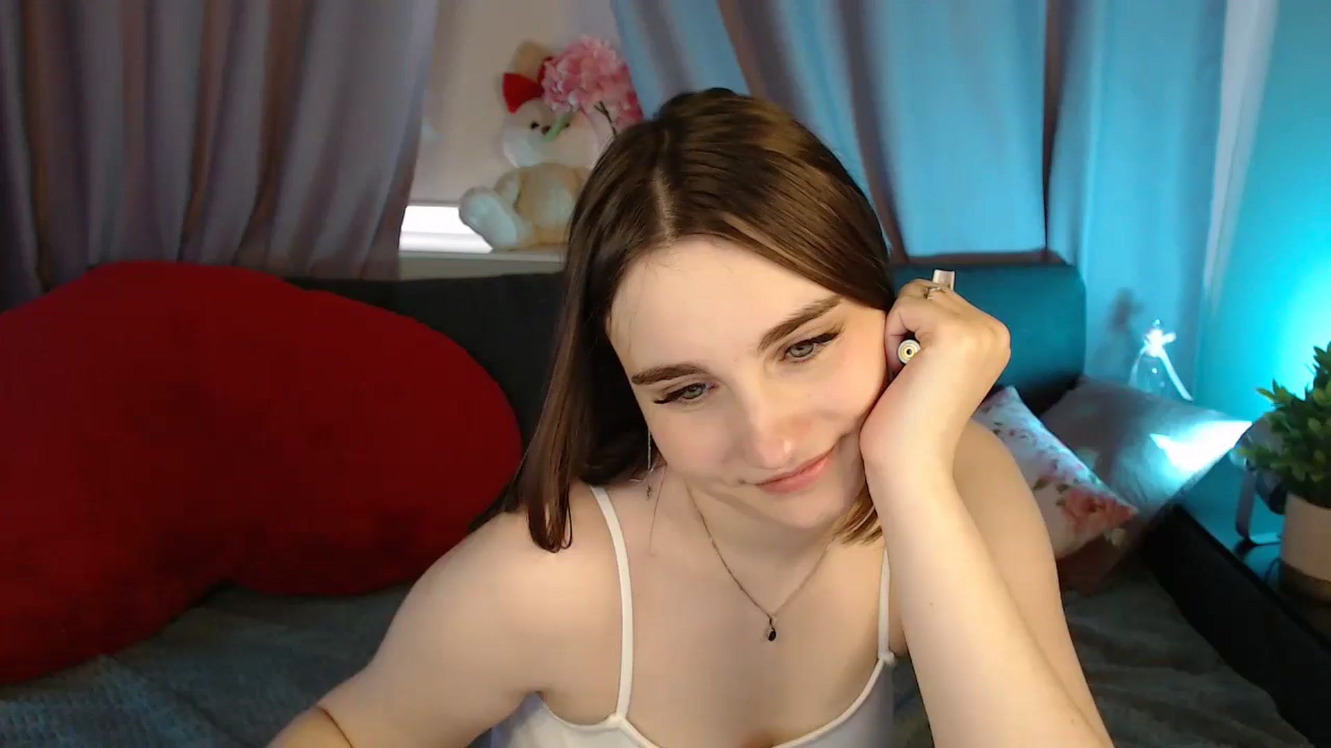 Gallery image thumbnail from LaneyGrey's myfreecams stream on, 06/25/2025, 13:34 image 19 of 20